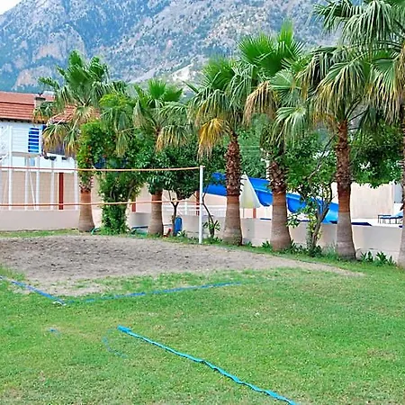 Castle Park Hotel 4*